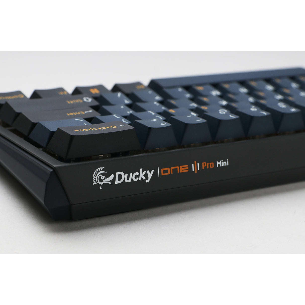 Ducky one 3 pro mini rgb mekanisk gaming-tastatur (sort, us-layout (qwerty), cherry mx2a speed silver, 60%, rgb led, double-shot pbt, kvaksalvermekanik, hot swap)