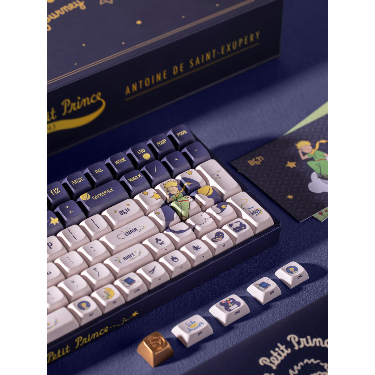 Iqunix f97 starry tryst rgb mekanisk gaming-tastatur (mørkeblåt, us-layout (qwerty), gateron rød, 96%, rgb-lysdioder, hot-swappable, pbt, 2.4ghz | bluetooth 5.1 | usb-c)