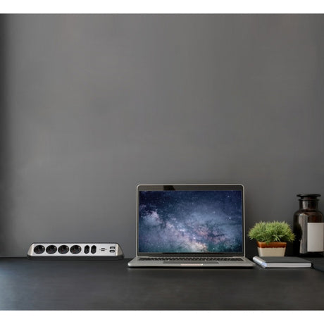 Brennerstuhl ®estilo hjørne tilslutningsboks med USB-opladningsfunktion 6-vejs 4x beskyttelsesstik 2x euro sølv sort