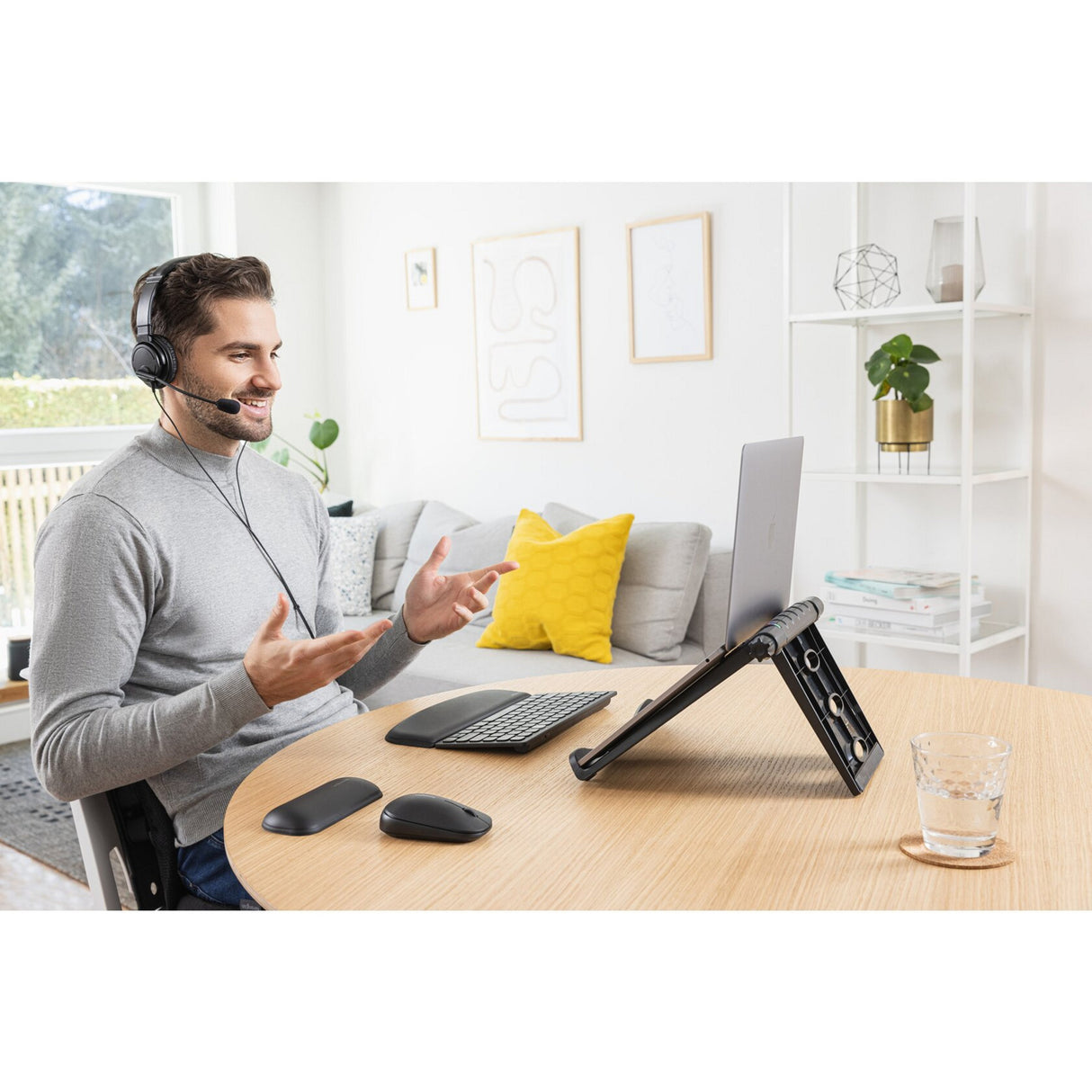 Kensington SmartFit Easy Riser EQ bærbar kølestativ (sort)