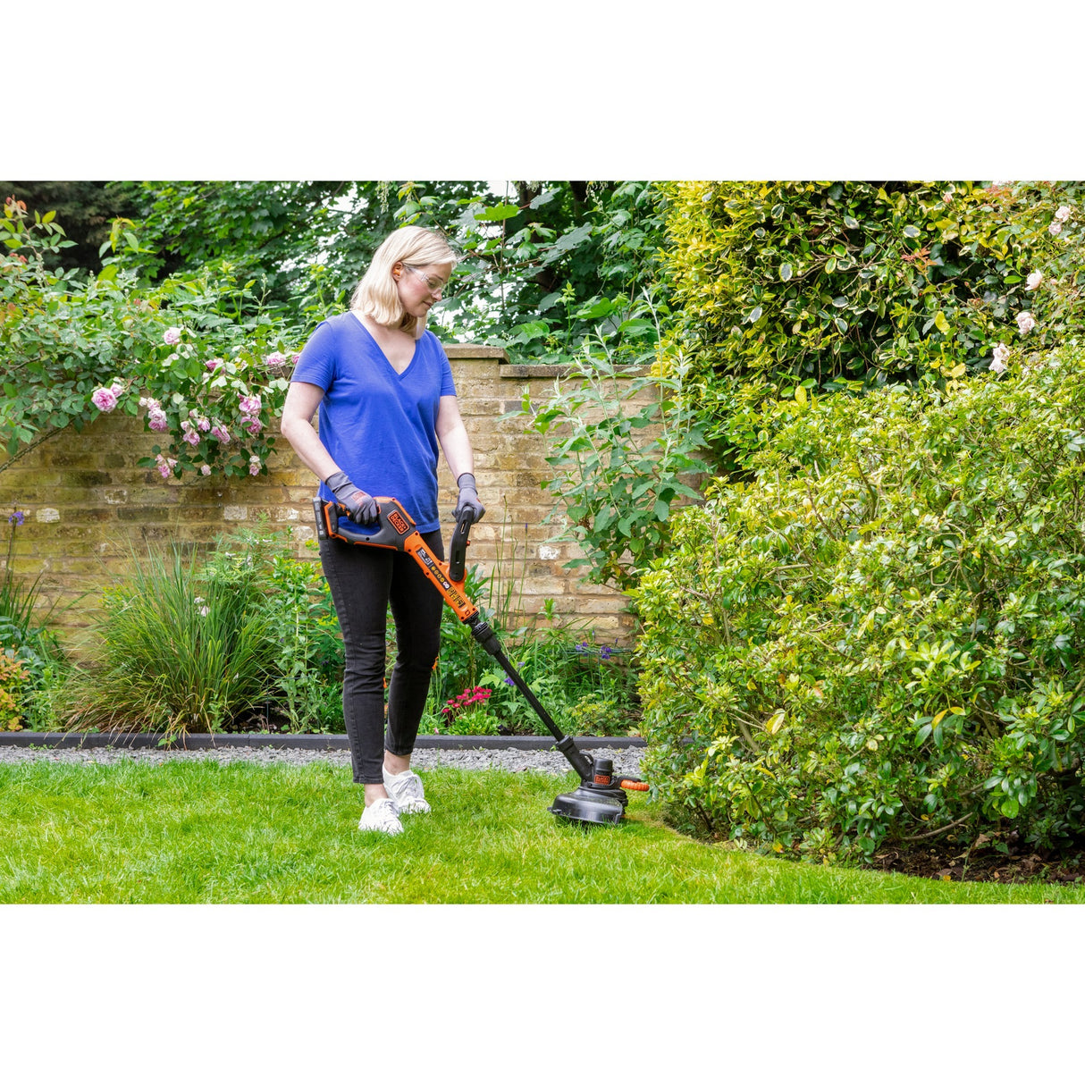 Black+decker 18v trimmer med 2 knive og batteri græstrimmer (sort orange, 25 cm, batteri inkluderet)