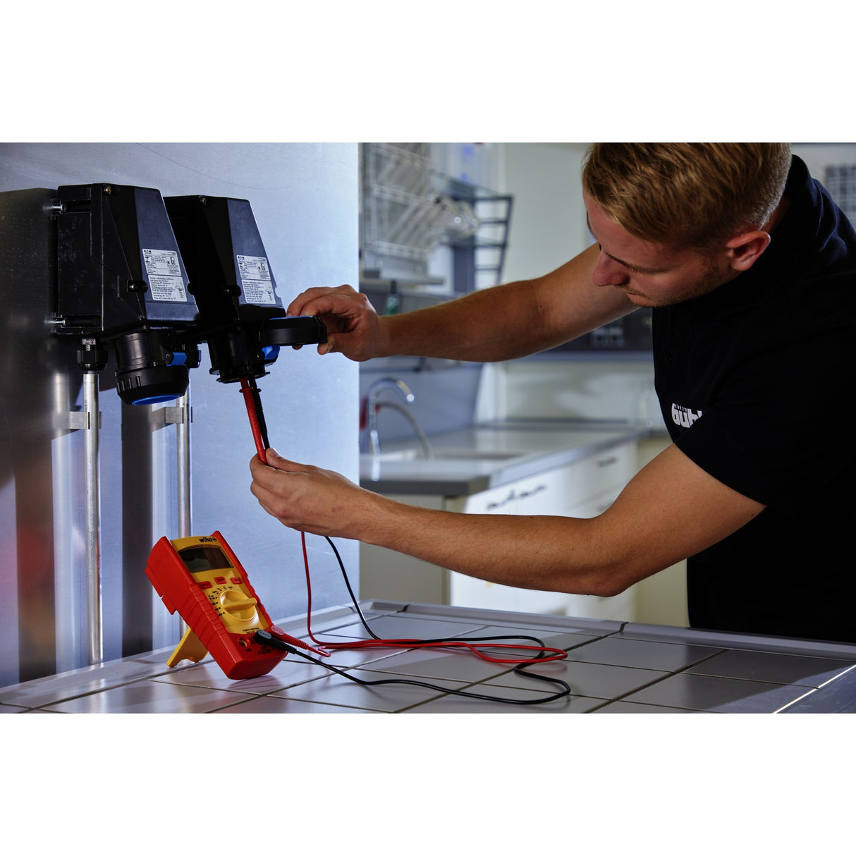 Wiha digitalt multimeter op til 600 V AC, Cat IV måleenhed (rød gul)