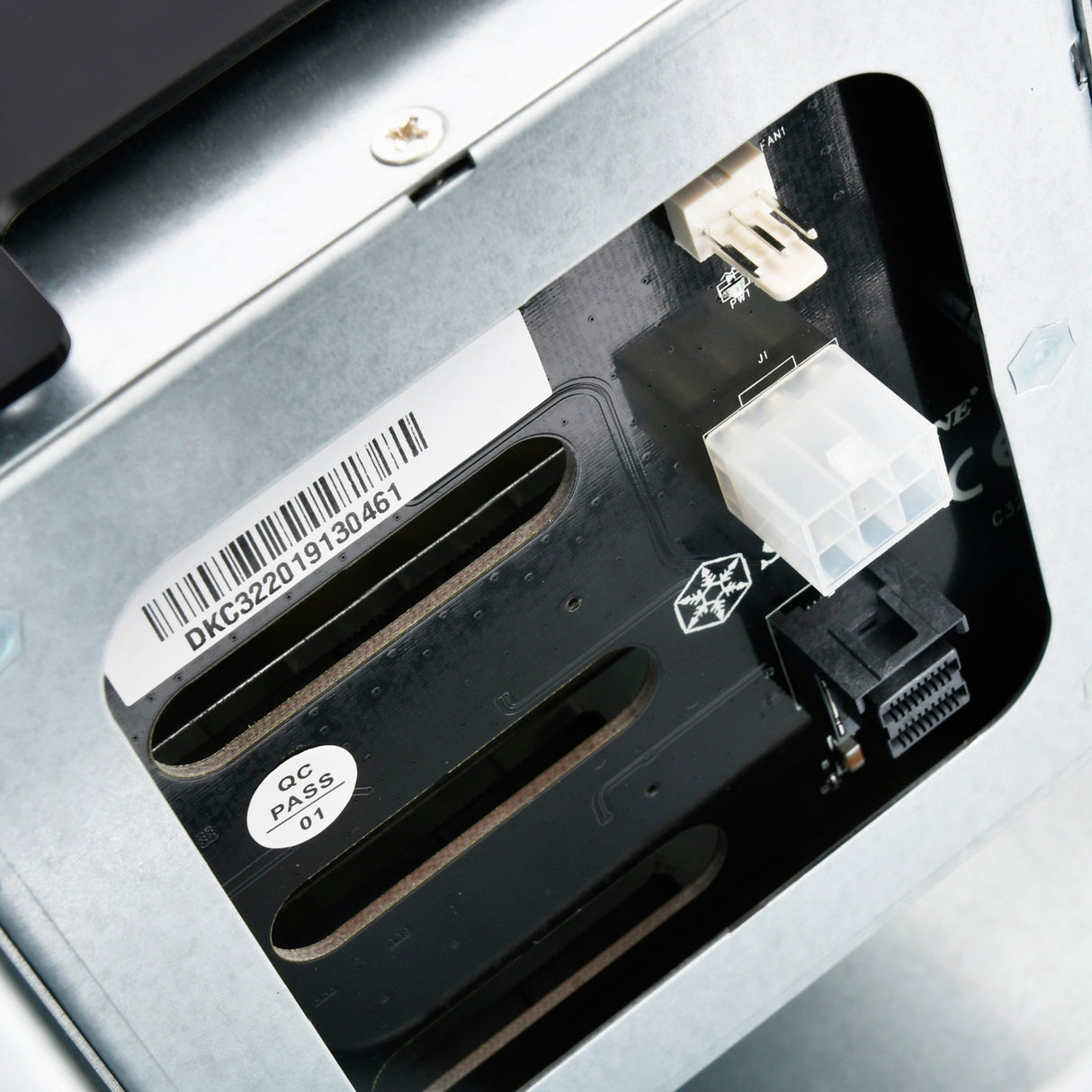 Silverstone CS381b v1.1 rackhus (sort | 2x USB-A 3.2 (5 Gbit s) | 2x lyd)