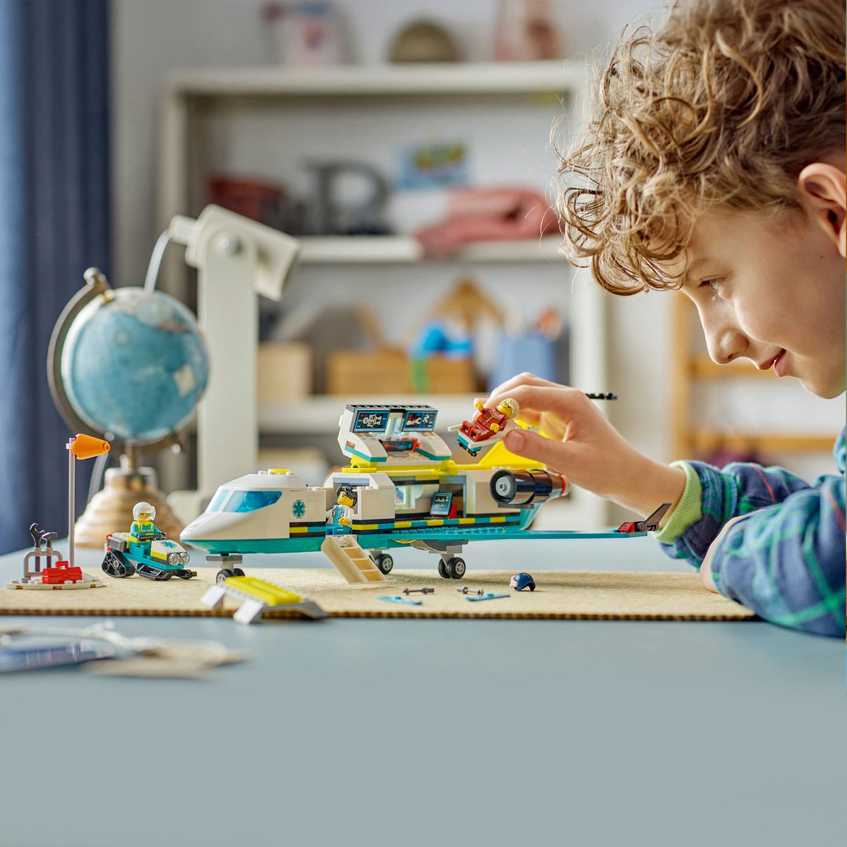 Lego ® byambulancefly, legetøjsfly - 60465