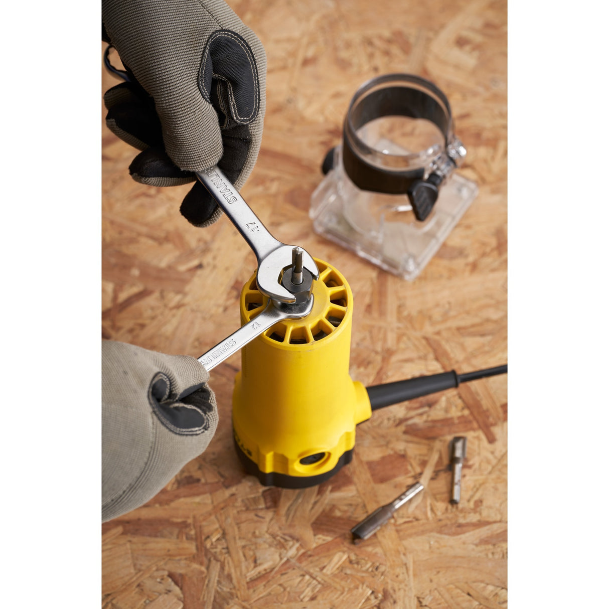 Stanley 550w kantfræser (gul sort)