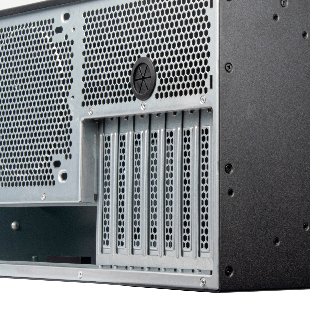 Silverstone RM51 rackhus (sort | 5h | 2x USB-A | 1x USB-C)
