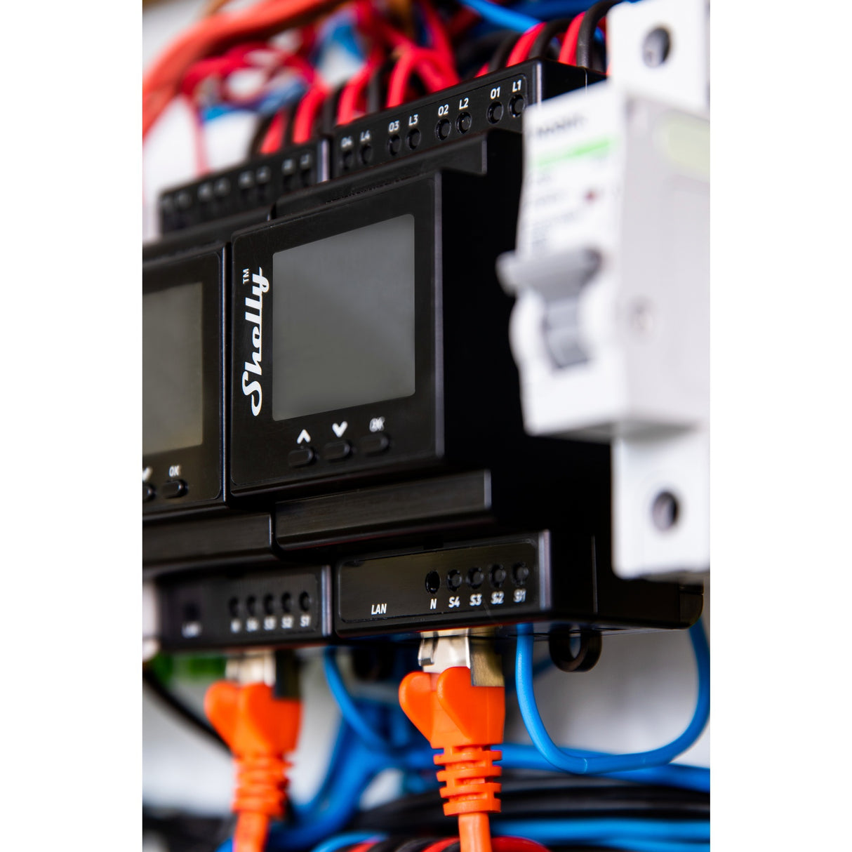 Shelly pro 16:00 relæ (4-kanals, WiFi, LAN, Bluetooth)