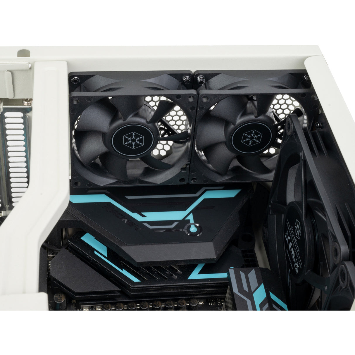 Silverstone FLP01 HTPC-hus (creme | 2x USB-A | 1x USB-C)