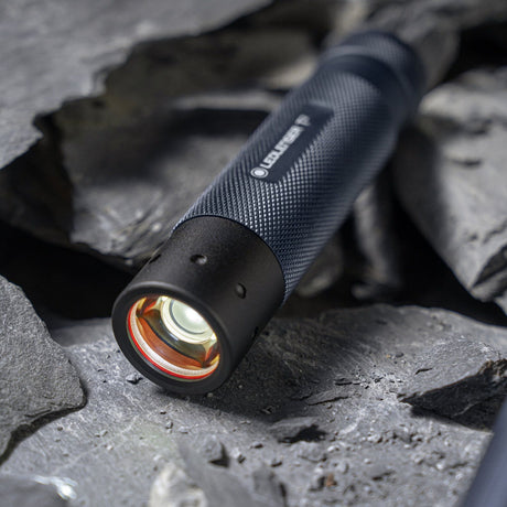 Ledlenser t² led 25th anniversary edition zaklamp (donkerblauw, 240 lm, 6000 - 8000k)