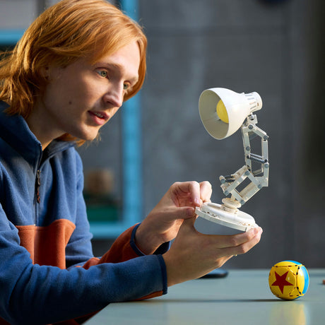 Lego ® ideer disney pixar luxo jr. displaymodel - 21357