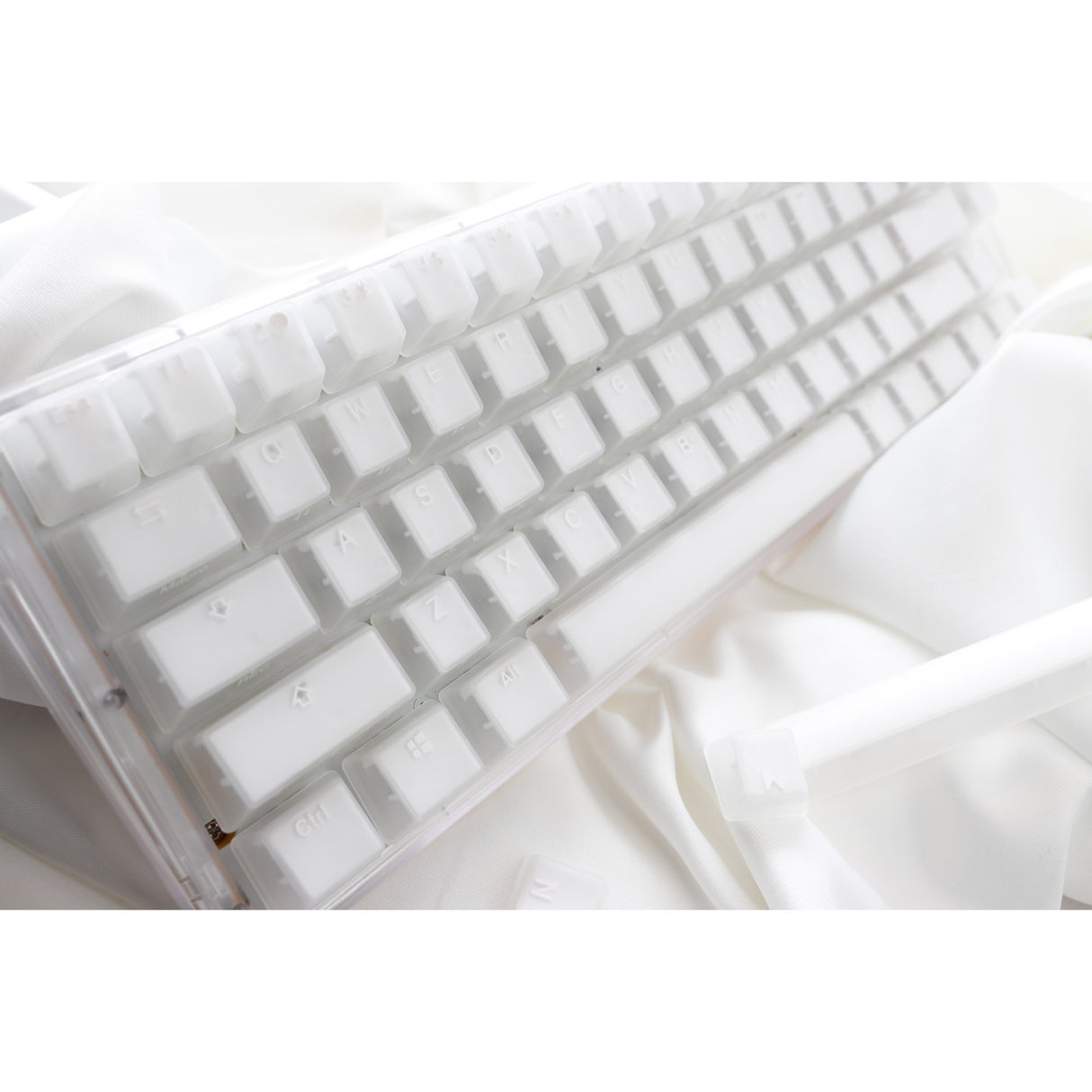 Ducky one 3 sf aura hvid rgb mekanisk tastatur (hvid, us layout (qwerty), cherry mx brown, 65%, abs double shot, hot swap)