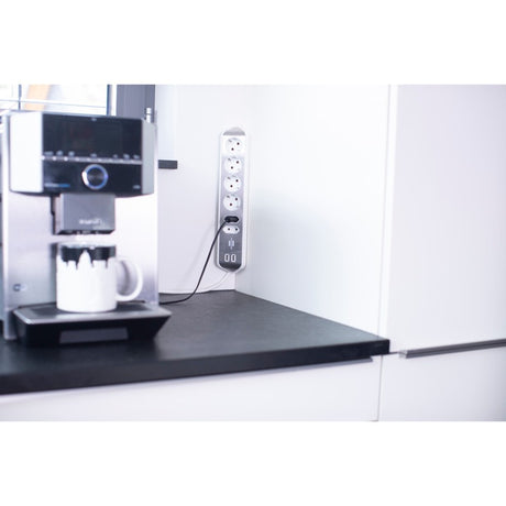 Brennerstuhl ®estilo hjørne tilslutningsboks med USB-opladningsfunktion 6-vejs 4x beskyttelsesstik 2x euro sølv hvid