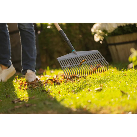 Gardena pureline grashark fsc 100% (grijs houtkleur, 17305-20)