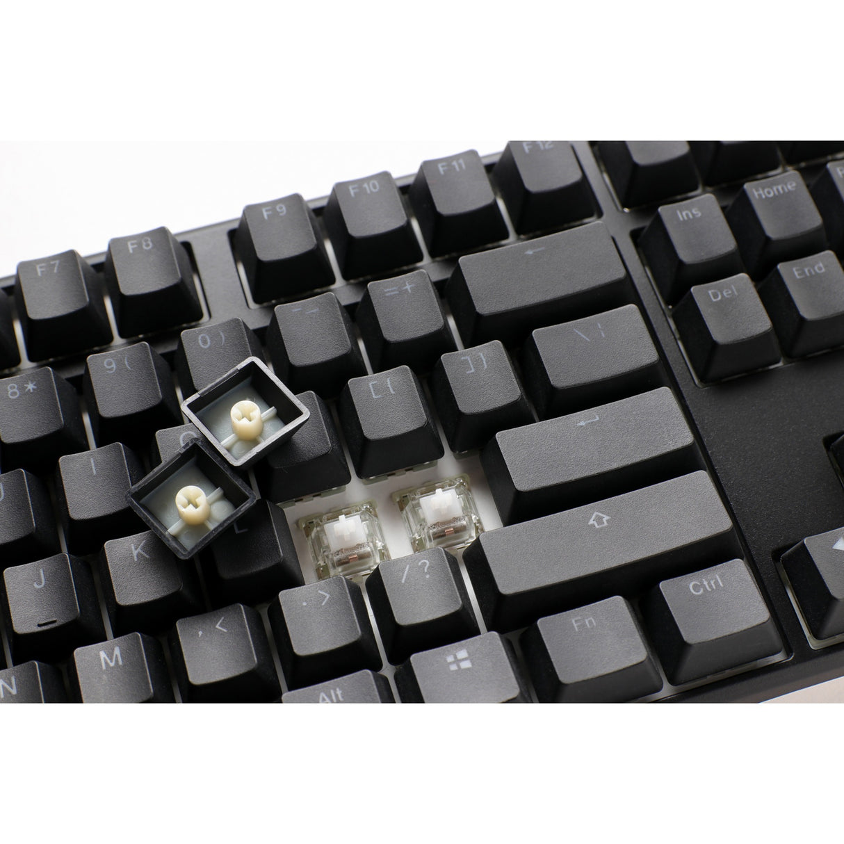 Ducky one 3 classic, tastatur (sort og hvid, us-layout, cherry mx red, rgb led, double-shot pbt, hot-swappable, quack mekanik)