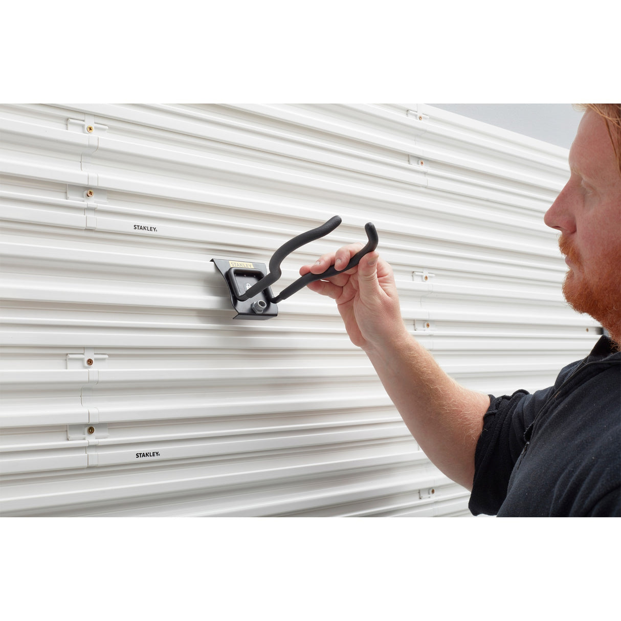 Stanley track wall - krog til haveredskabsholder (sort)