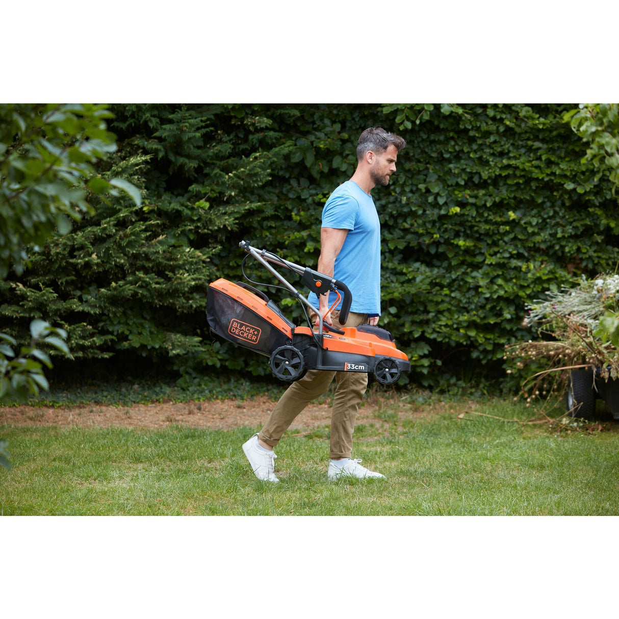 Black+decker bcmw3318l2-qw 2x 18v plæneklipper (orange sort, 2x 18v 2,5ah batteri og oplader inkluderet)
