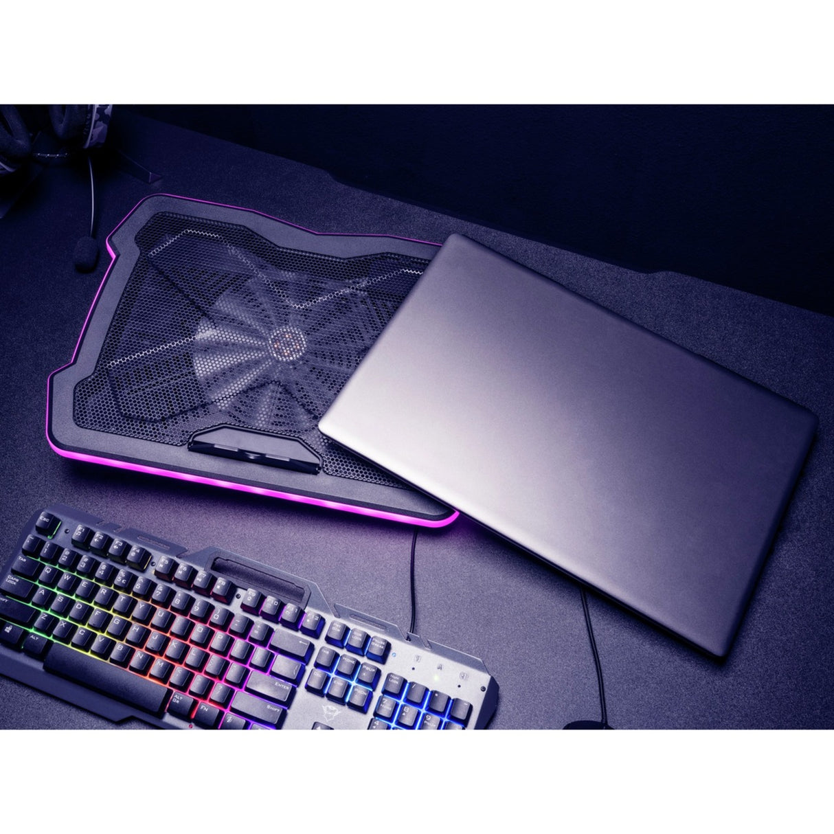 Trust GXT 1126 Aura bærbar køler (sort, RGB)