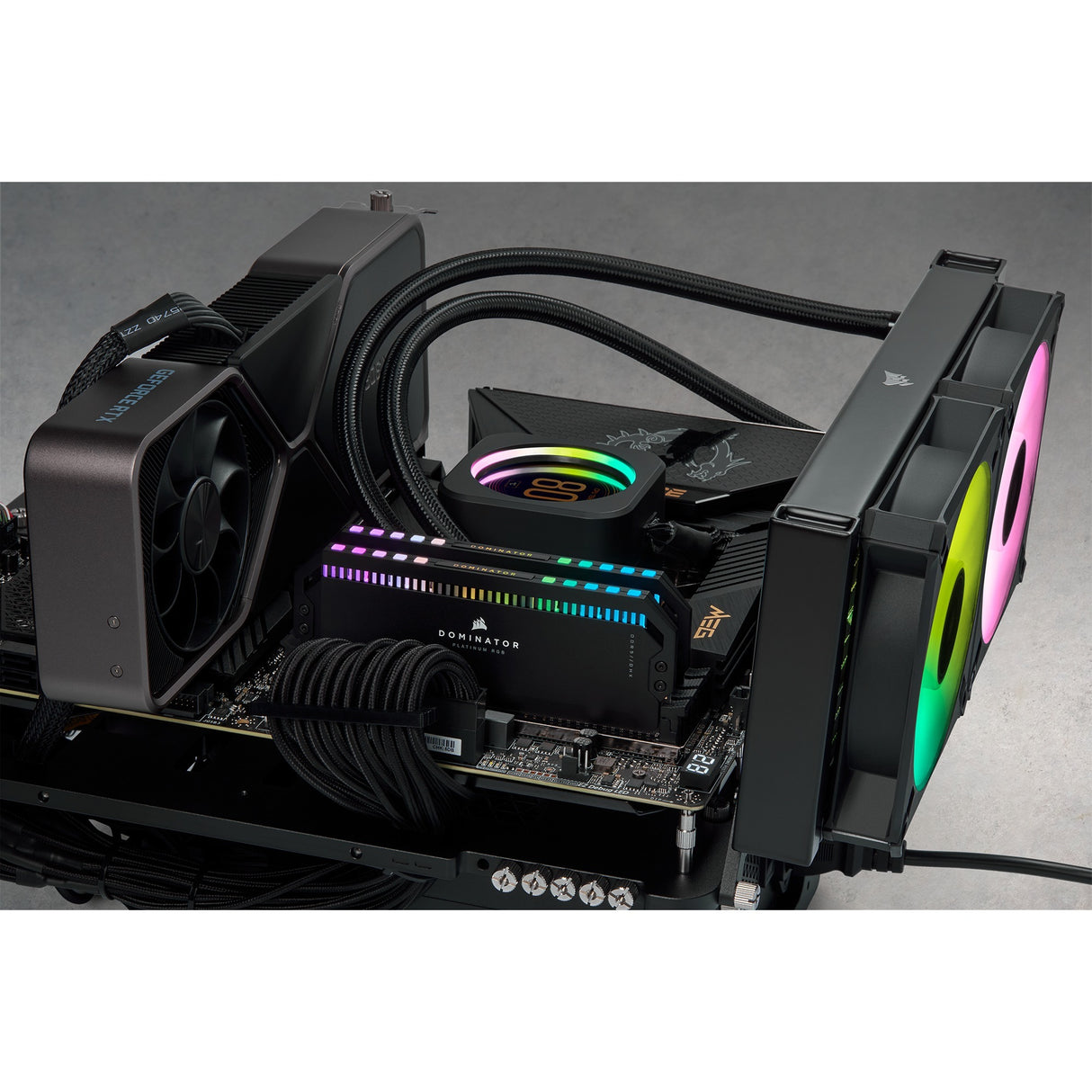 Corsair Dominator Platinum RGB 64 GB DDR5-5200 (2x 32 GB) RAM (sort, cmt64gx5m2b5200c40, xmp 3.0)