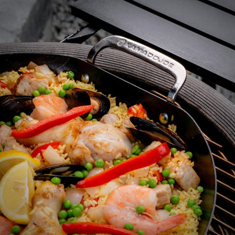 Kamado joe carbon steel paella pande stegepande