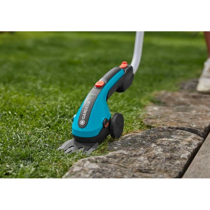 Gardena batteri græssaks classiccut li sæt (turkis sort, inkl. Li-ion batteri 2,5ah, teleskophåndtag)