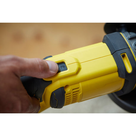 Stanley fatmax v20 18v vinkelsliber (gul sort, kuffert, 2 batterier (4.0ah) og oplader (4a) inkluderet)