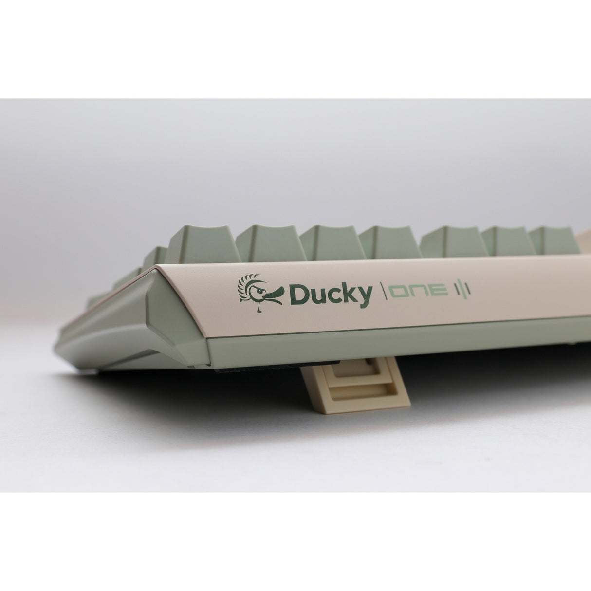 Ducky one 3 matcha, tastatur (cremegrøn, us-layout, cherry mx brown, pbt double shot, hot swap)