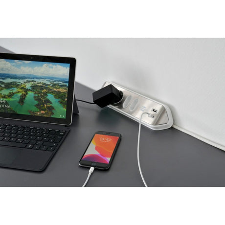 Brennerstuhl ®estilo hjørne tilslutningsboks med USB-opladningsfunktion 4-vejs 2x beskyttelsesstik 2x euro sølv hvid