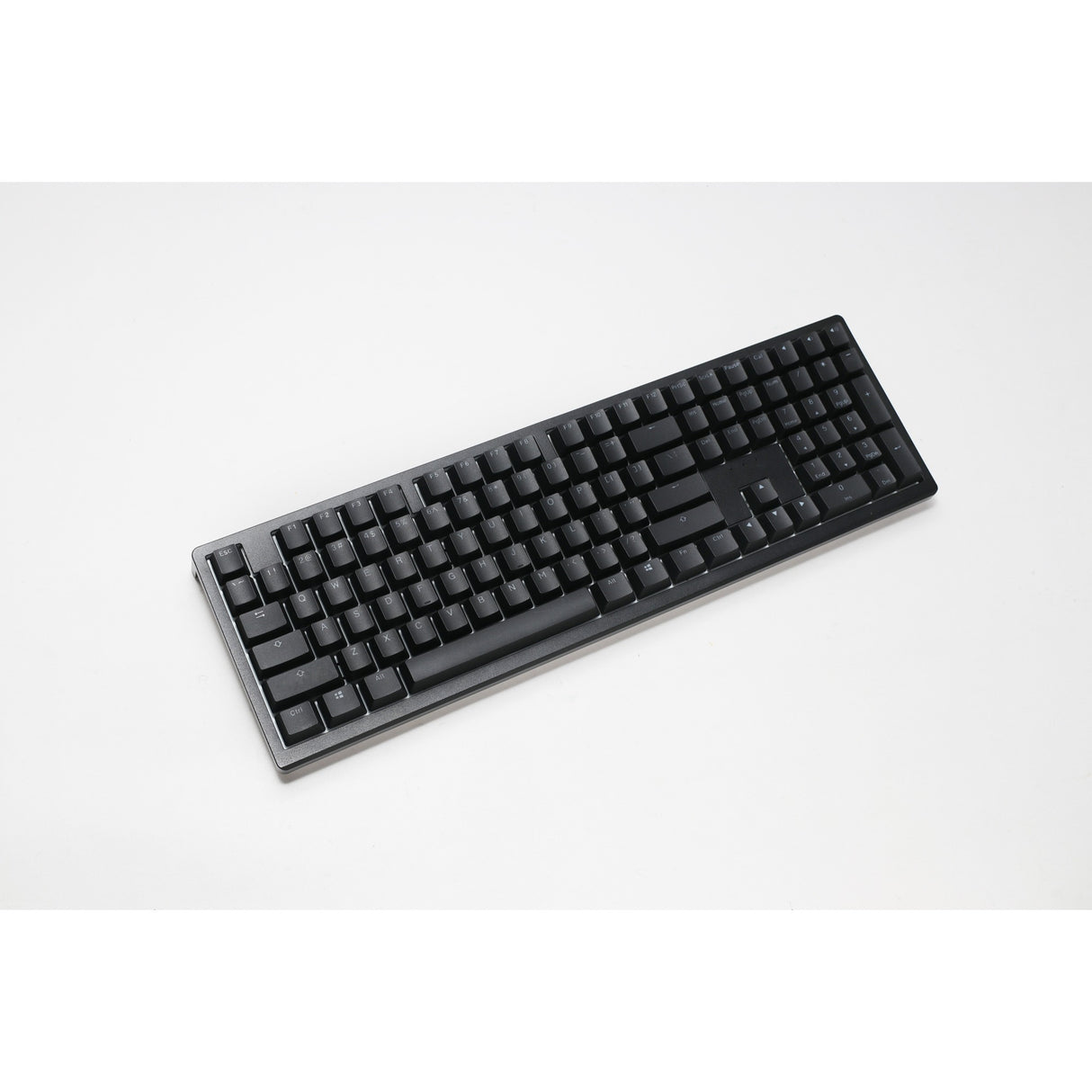 Ducky zero 6108 klassisk sort rgb mekanisk gaming-tastatur (sort, us-layout (qwerty), cherry mx2a speed silver, 100%, rgb-lysdioder, double-shot pbt, hot swap, 2,4ghz | bluetooth | usb-c)