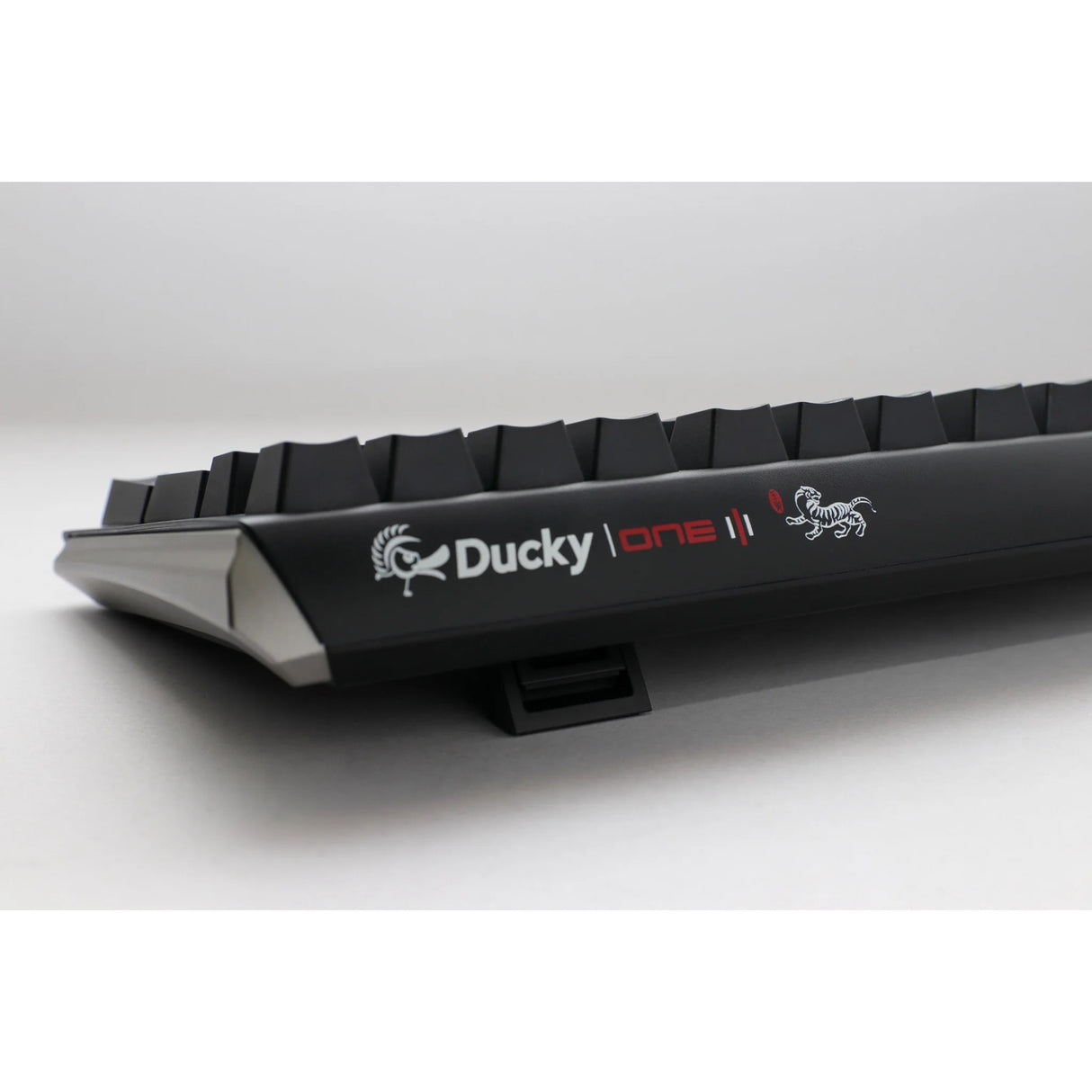 Ducky one 3 carbon black mekanisk tastatur (carbon, us-layout (qwerty), cherry mx brown, 100%, pbt double shot, hot swap)