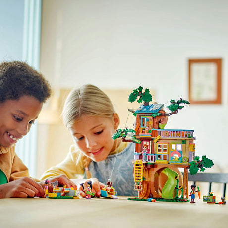 Lego friends træhus til vennerne - 42652