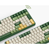Iqunix f97 camping trådløst mekanisk tastatur (grøn, us-layout (qwerty), cherry mx brown, 96%, rgb-lysdioder, hot-swappable, pbt, 2.4ghz | bluetooth 5.1 | usb-c)