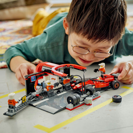 Lego city f1 pitstop og pitbesætning med ferraribil - 60443