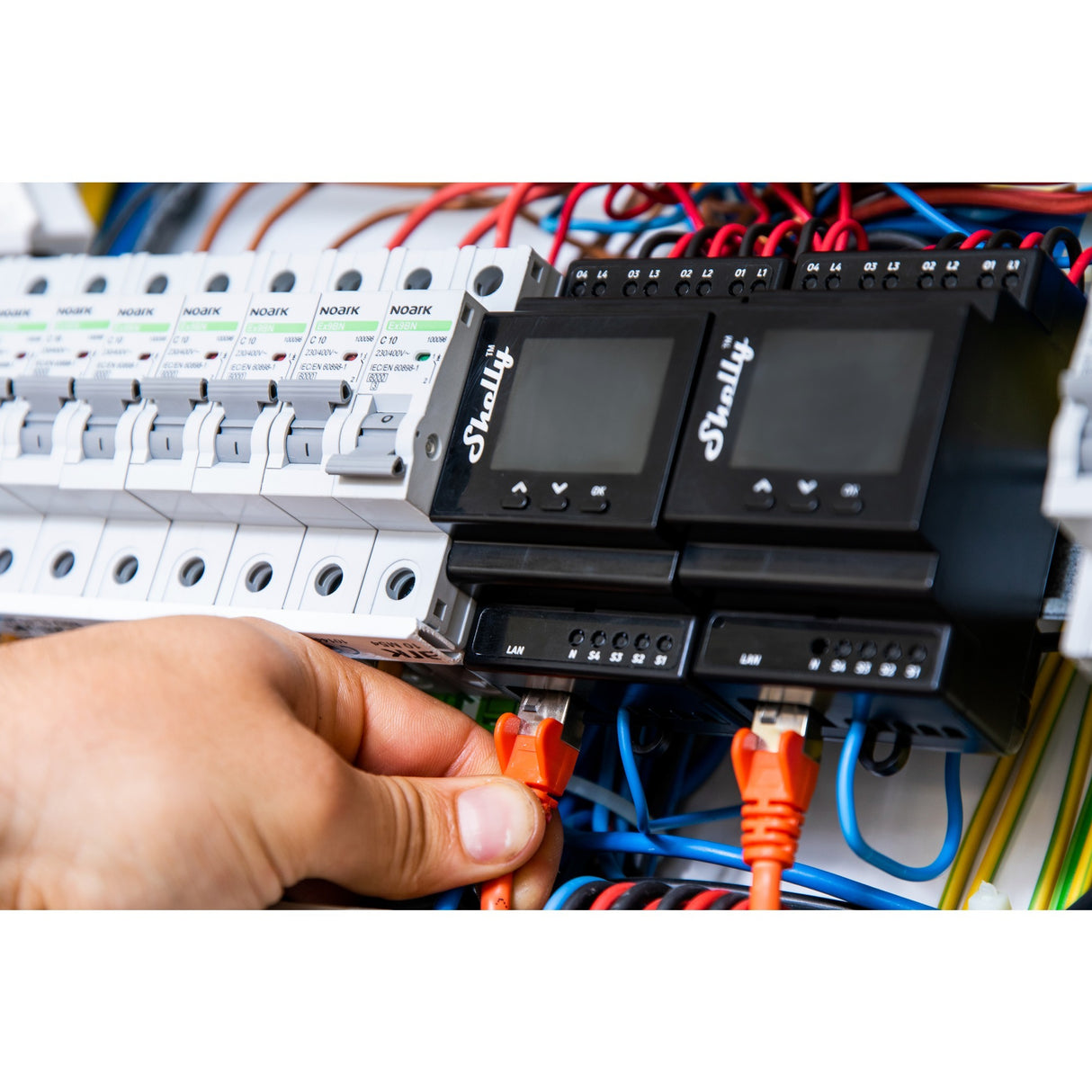 Shelly pro 16:00 relæ (4-kanals, WiFi, LAN, Bluetooth)
