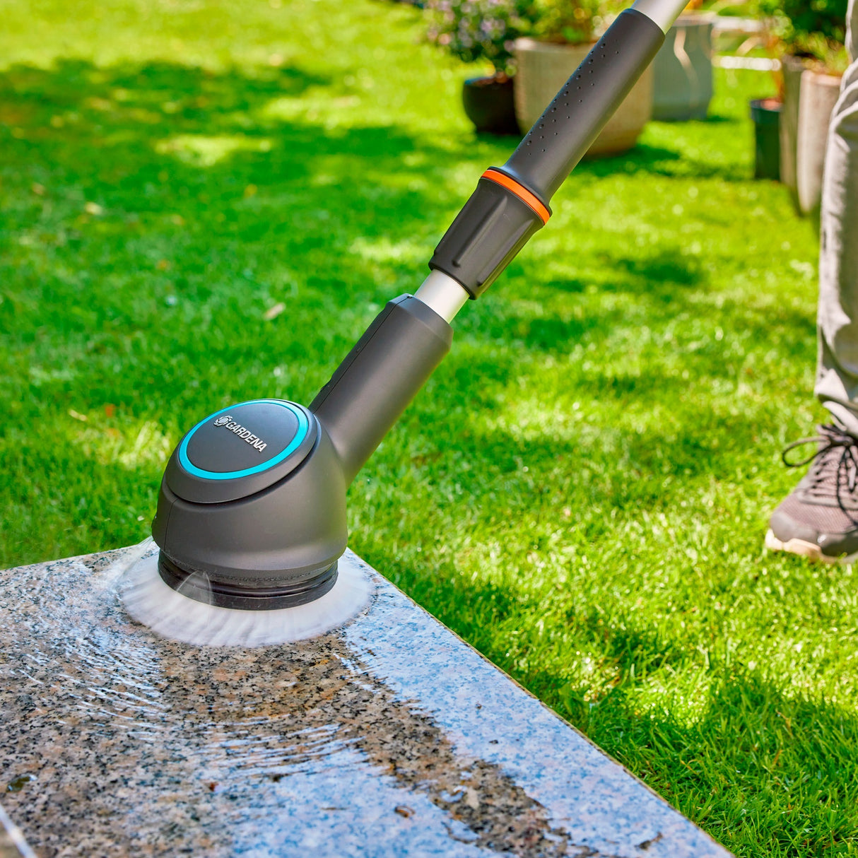 Gardena akku multi-cleaner aquabrush universal 04 18v p4a sæt gulvrens (grå turkis, 14842-20)