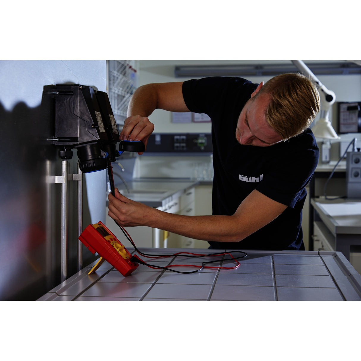 Wiha digitalt multimeter op til 600 V AC, Cat IV måleenhed (rød gul)