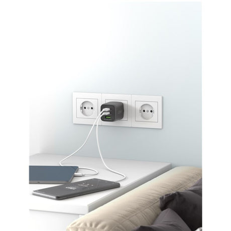 Goobay USB-C hurtigoplader nano (65 W) og USB-C tekstilkabel (sort, 1 meter)