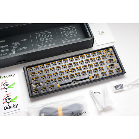 Ducky one 3 mini ansi layout barebone rgb mekanisk tastatur (sort, us layout (qwerty), 60%, rgb lysdioder, hot swap, barebone)