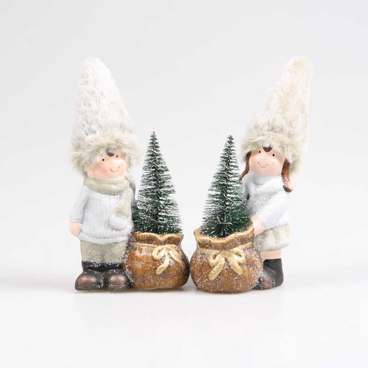Season inspired decoration jongen of meisje met kerstboom led groen 11.5x6,5x20cm