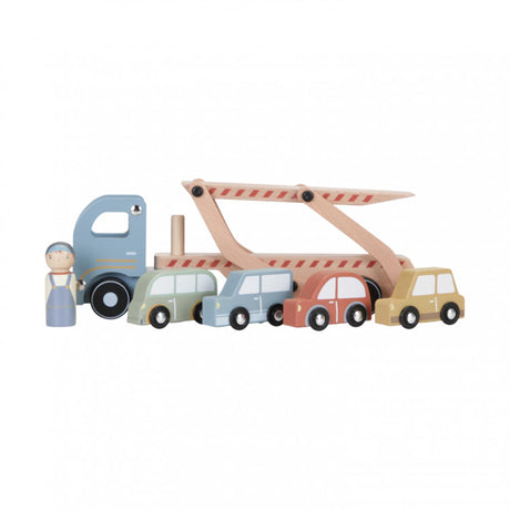 Lille hollandsk Tiamo træbiltransporter med 4 biler og chauffør