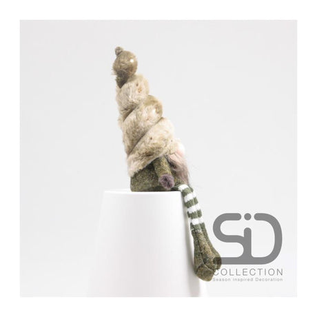 Sæson-inspireret dekorationsstatue-nisse med dinglende ben 7x7x33cm