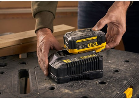Stanley fatmax v20 18v startsæt oplader (gul sort, oplader (2a) og batteri (4.0ah) inkluderet)
