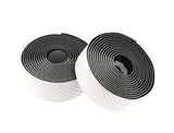 Buzaglo tecora e styrtape magnifique carbon-look, ø2,5x30 mm, 2m, hvid