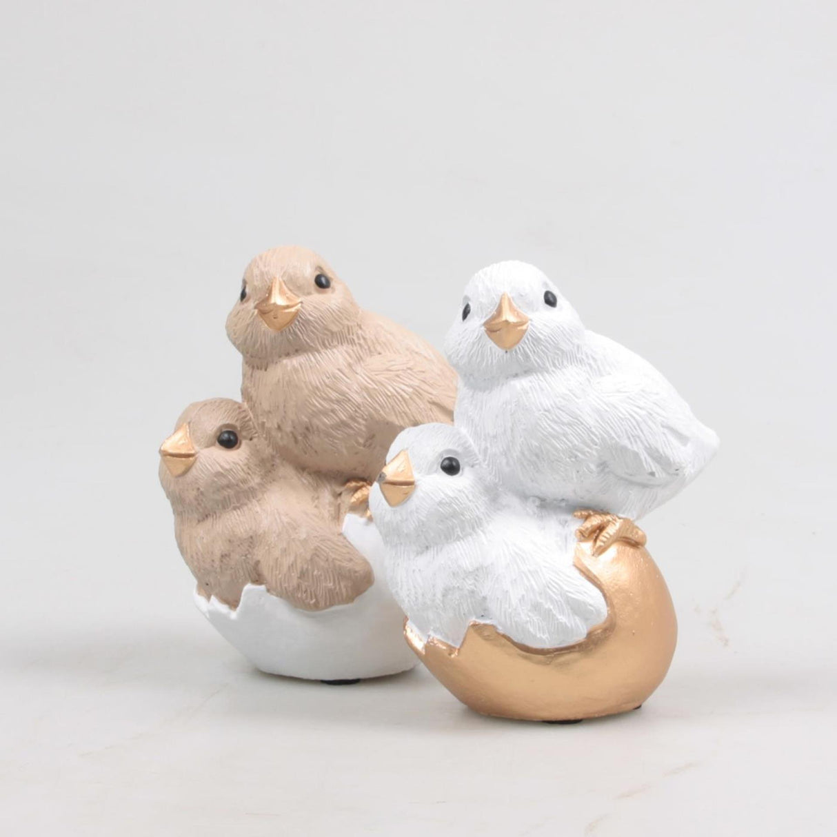 Season inspired decoration figuur kuikens camel-wit 10,5x7,2x13cm 2 assorti