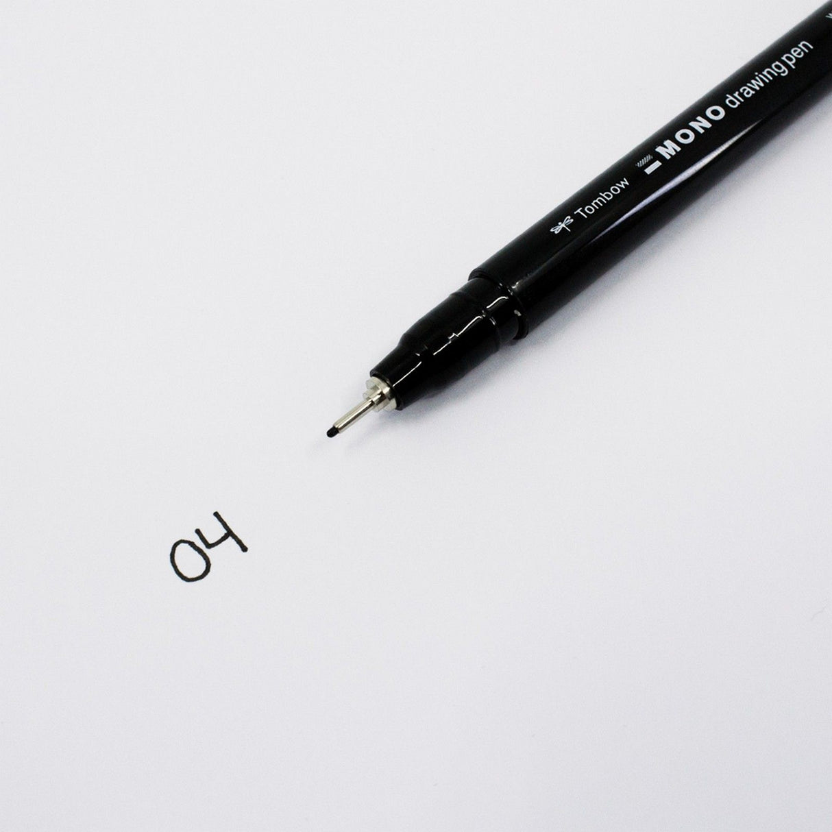 Tombow • fineliner mono tegnepen, stregbredde 04 (ca. 0,40 mm), sort