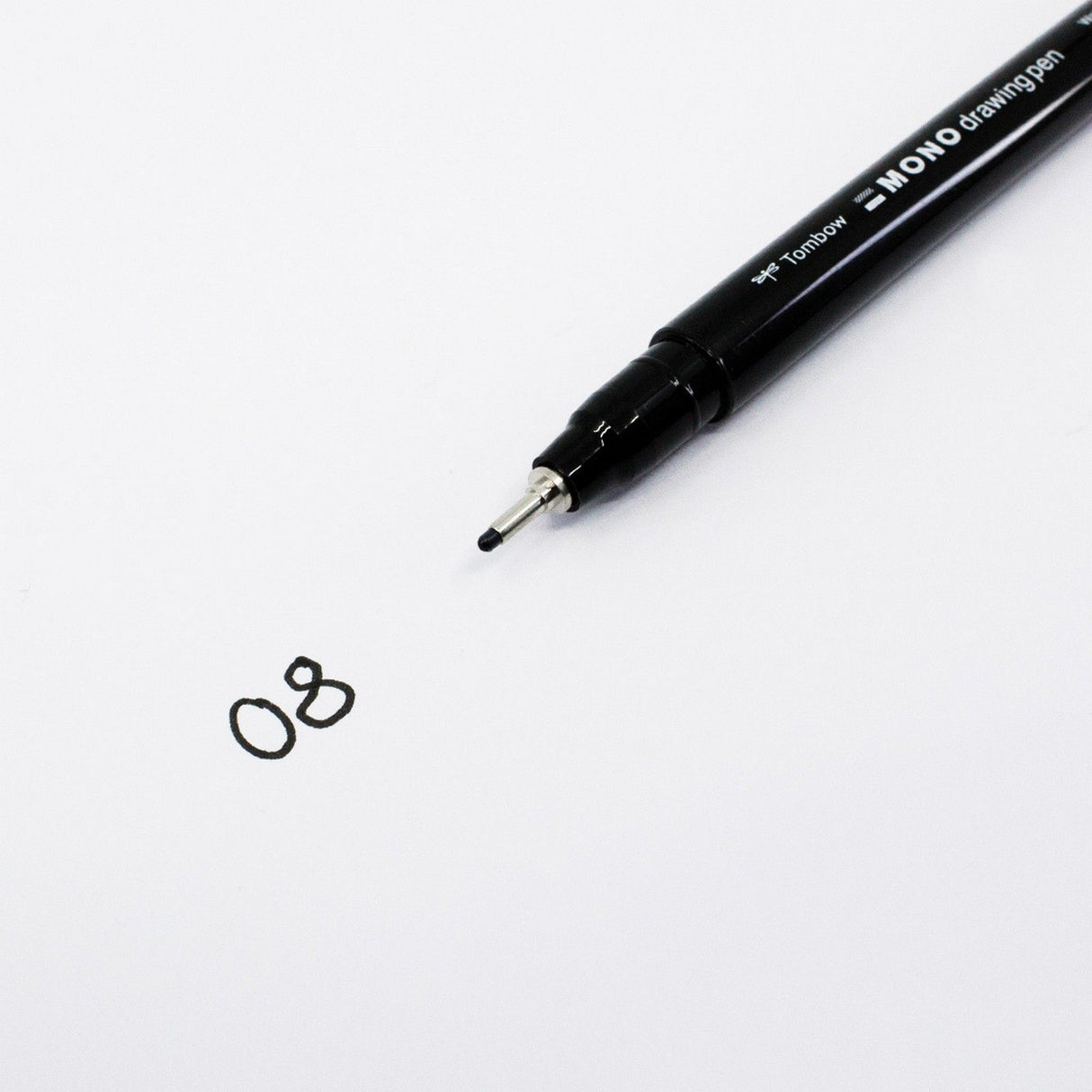 Tombow • fineliner mono tegnepen, stregbredde 08 (ca. 0,60 mm), sort