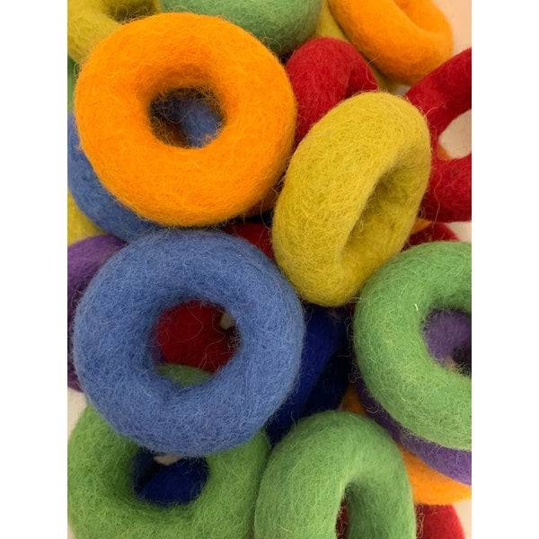 Papoose Toys Papoose Toys Felt Stringing Donuts 49pc