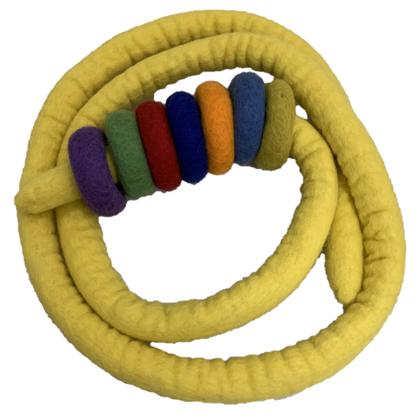Papoose legetøj papoose legetøj gult filt reb og 7 følte donuts